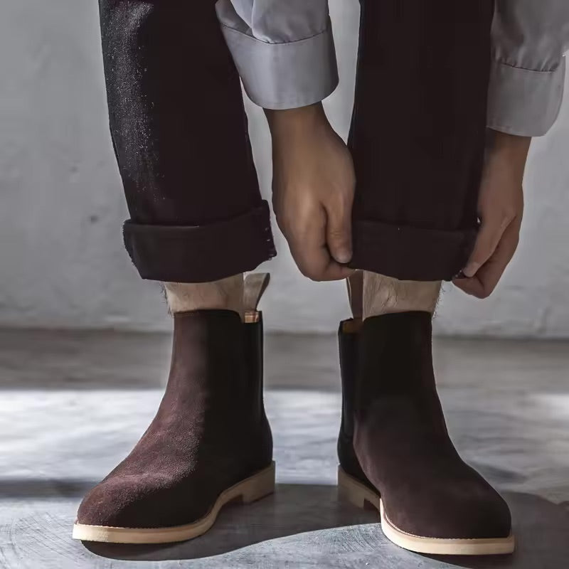 CHELSEA BOOTS