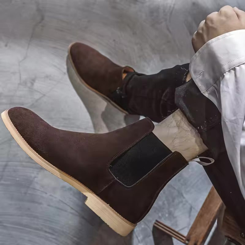 CHELSEA BOOTS